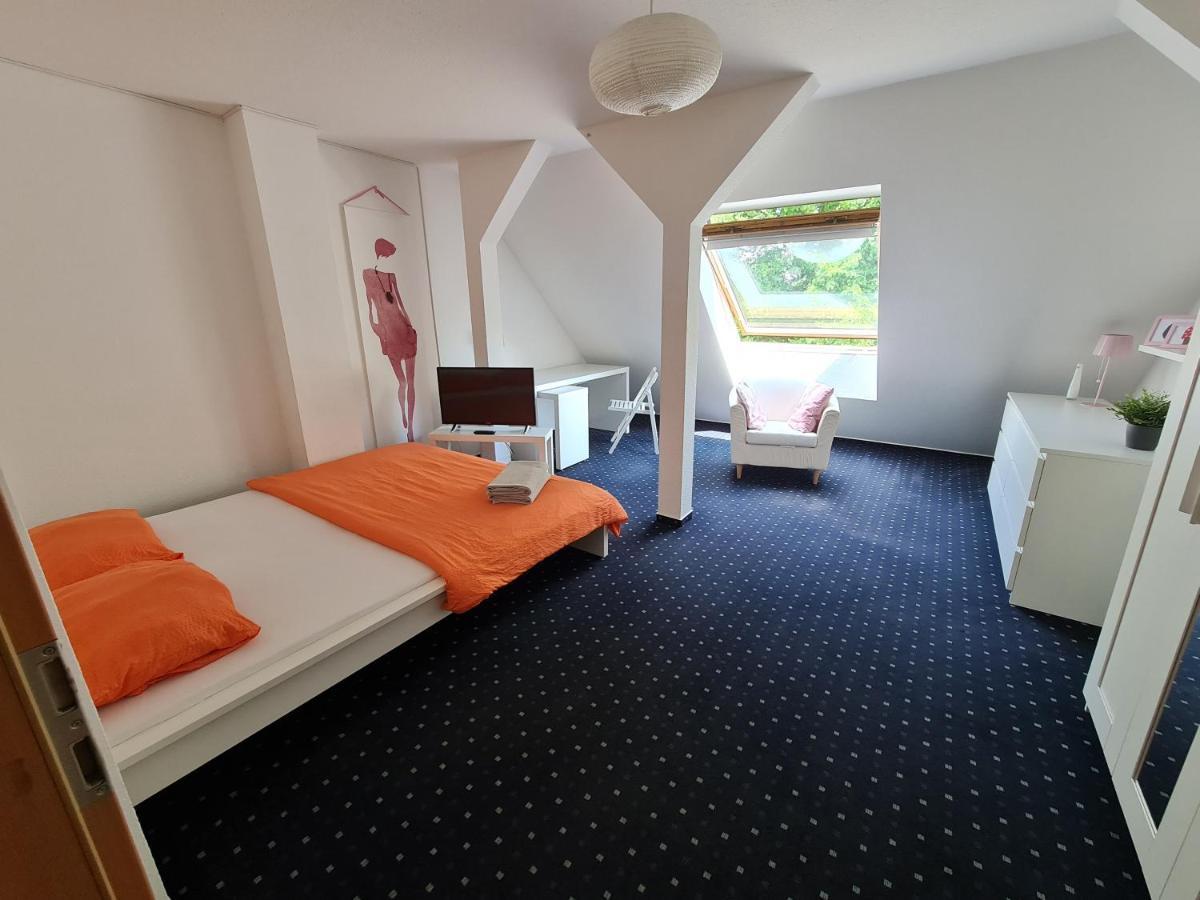 6 Bedroom Private Apartment & Lounge Rostock Exterior photo